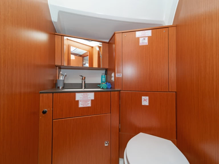 Ein Bavaria Cruiser 41 mieten in Álimos