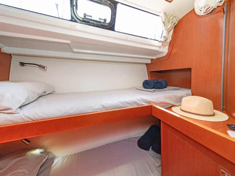 Segelboot mit oder ohne Skipper Bénéteau mieten in Álimos