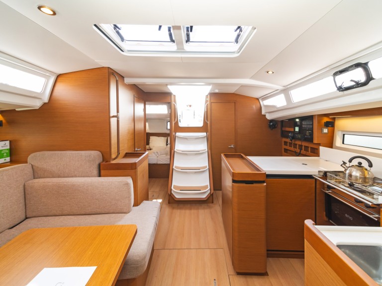 Ein Jeanneau Sun Odyssey 440 mieten in Skiathos