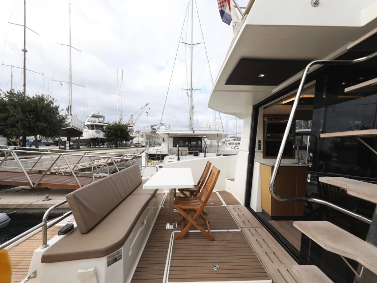 Motorboot mit oder ohne Skipper Fountaine Pajot mieten in Trogir