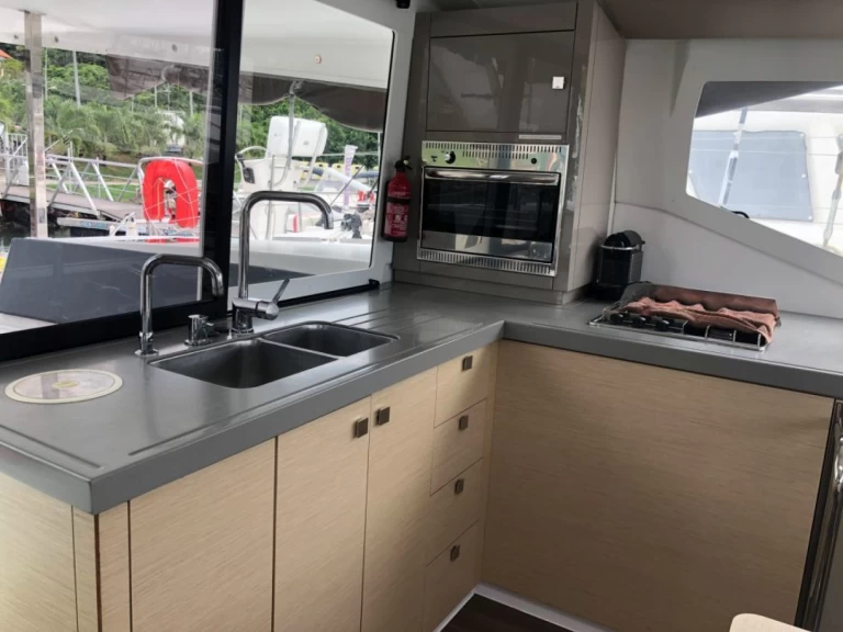 Katamaran mieten in Saint George's zum besten Preis