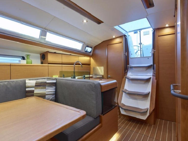 YachtCharter in Anse Marcel - Jeanneau Sun Odyssey 419 auf SamBoat