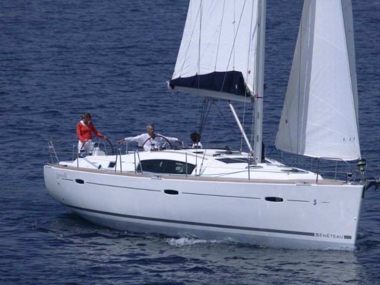 Boot mieten Anzio günstig Oceanis 43