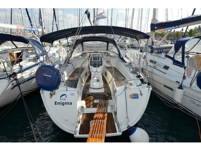 Ein Bavaria Bavaria 38 Cruiser mieten in Biograd na Moru