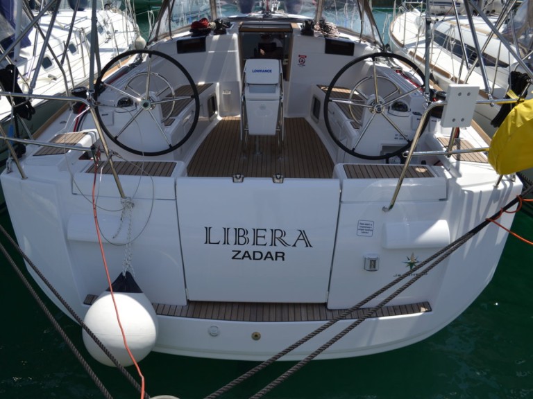 Segelboot mit oder ohne Skipper Jeanneau mieten in Sukošan