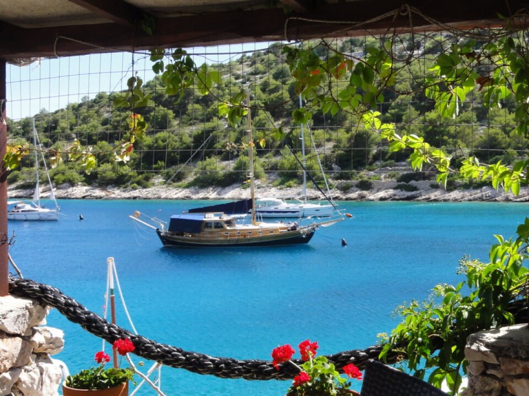 Ein Custom Made Larus - 3 + 1 cab. mieten in Pirovac