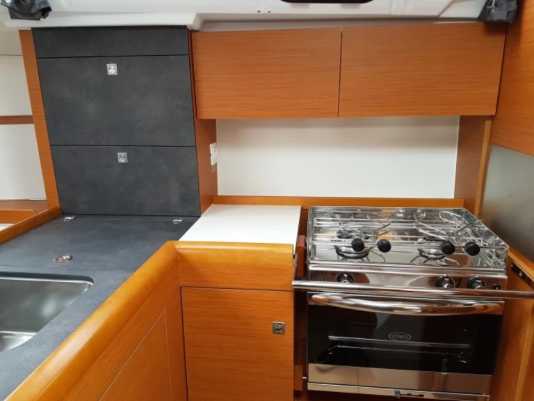 Bootsverleih Jeanneau Sun Odyssey 349 Pula Samboat