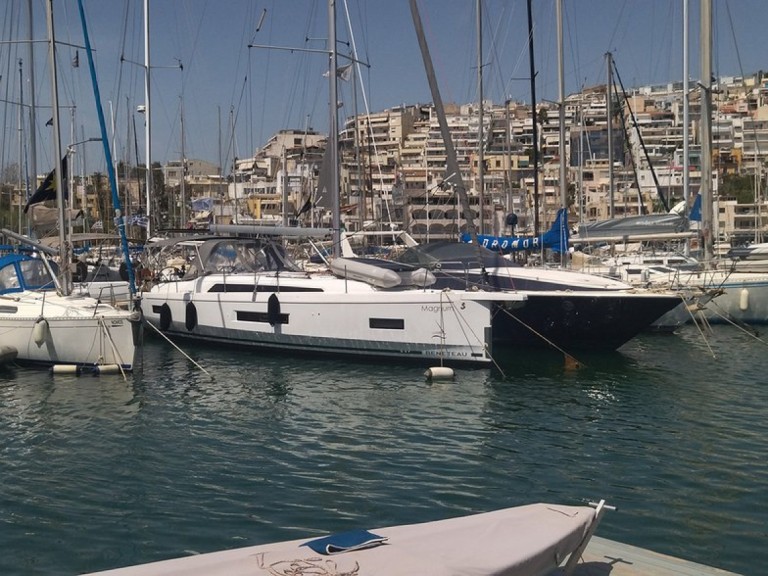 Segelboot mieten in Alimos Marina zum besten Preis