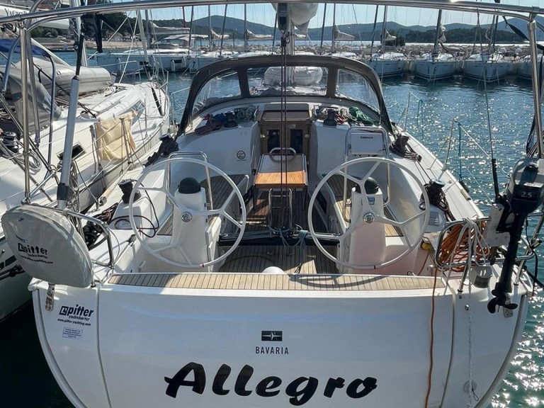 Ein Bavaria Cruiser 40 S mieten in ACI Marina Jezera