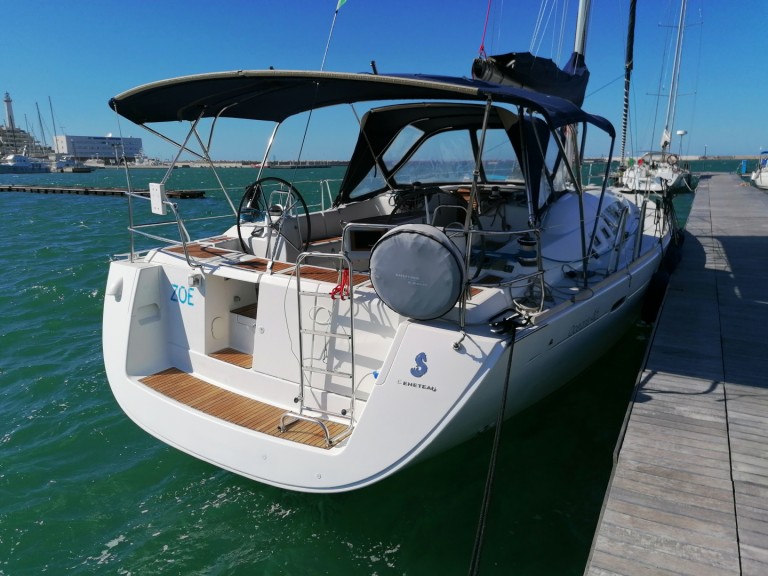 Ein Bénéteau Oceanis 46 mieten in Bari