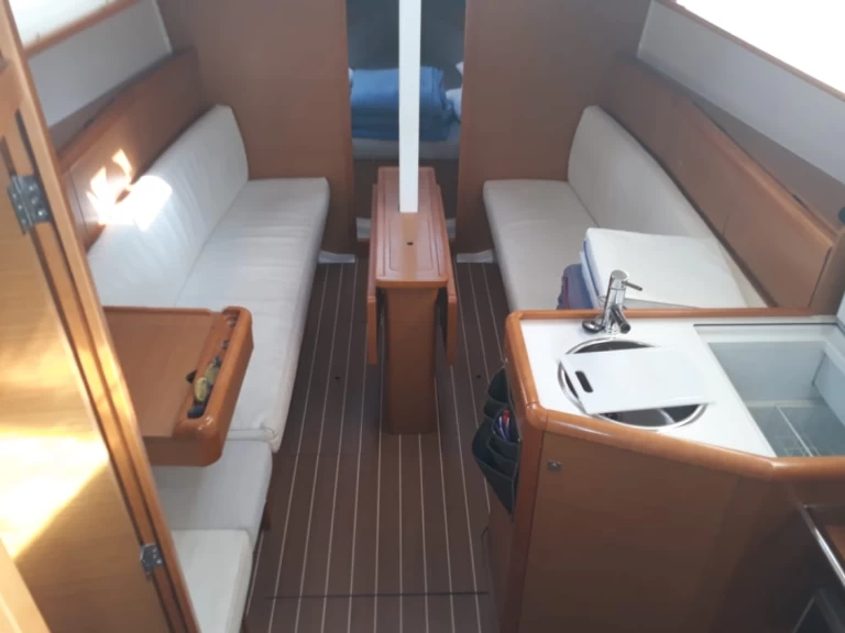 Bootsverleih Jeanneau Sun Odyssey 33i Gouviá Samboat