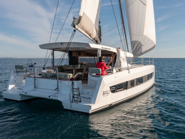 Katamaran mit oder ohne Skipper Bali Catamarans mieten in Mahón