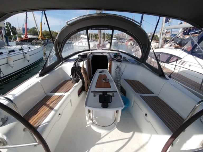 YachtCharter in Eleusis - Bénéteau Oceanis 43 auf SamBoat