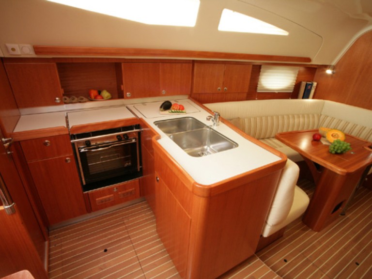 Ein Elan Impression 344 mieten in Primošten