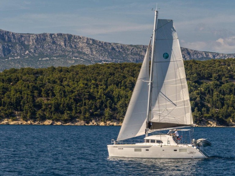 Boot mieten Novi Vinodolski günstig Lagoon 380