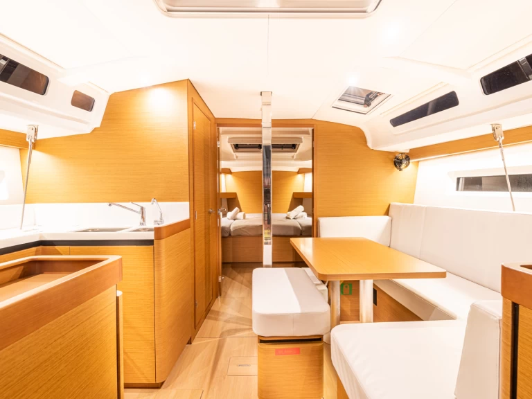 Segelboot mit oder ohne Skipper Jeanneau mieten in Álimos