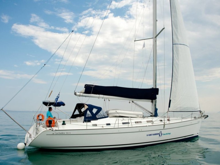 YachtCharter in Alimos Marina - Bénéteau Cyclades 50.5 auf SamBoat