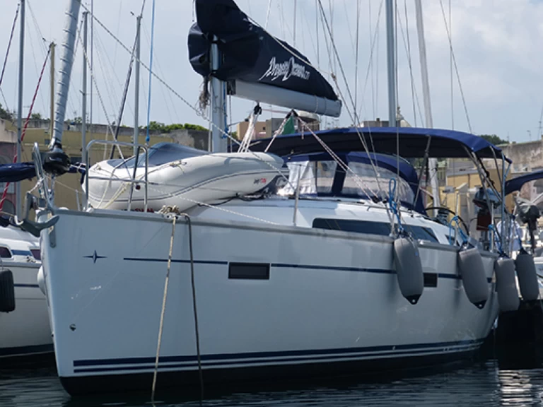 Bavaria Cruiser 41 mieten Procida