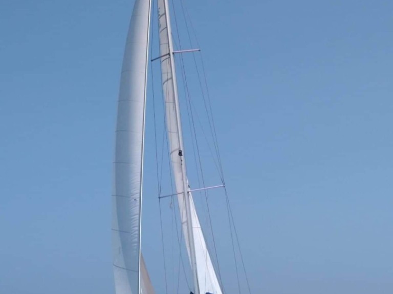 Ein Bénéteau Oceanis 54 mieten in Salamína