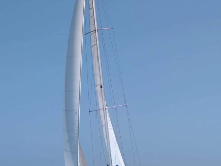 Ein Bénéteau Oceanis 54 mieten in Salamína