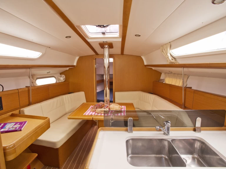 YachtCharter in Deme of Volos - Jeanneau Sun Odyssey 36i auf SamBoat