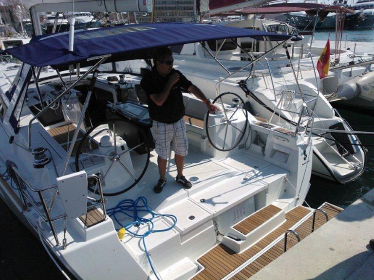 YachtCharter in Santa Cruz de Tenerife - Bénéteau Oceanis 41 auf SamBoat