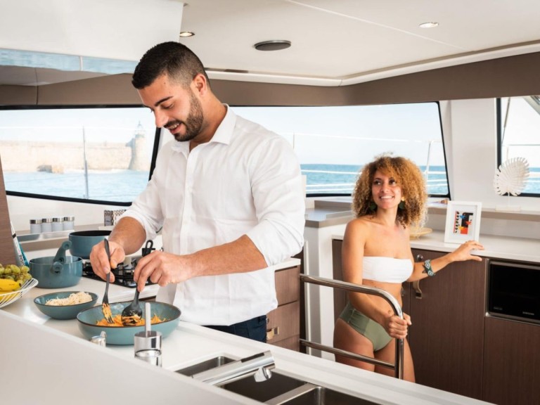 Katamaran mit oder ohne Skipper Bali Catamarans mieten in Parham Town
