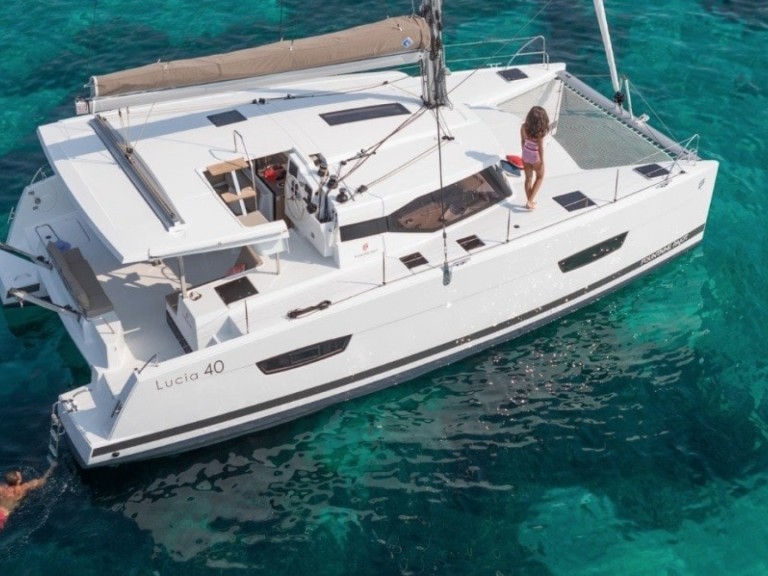 Boot mieten Seget Donji günstig Fountaine Pajot Lucia 40 - 4 cab.