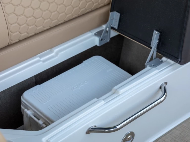 YachtCharter in Tribunj - Sea Ray Sea Ray SDX 270 auf SamBoat