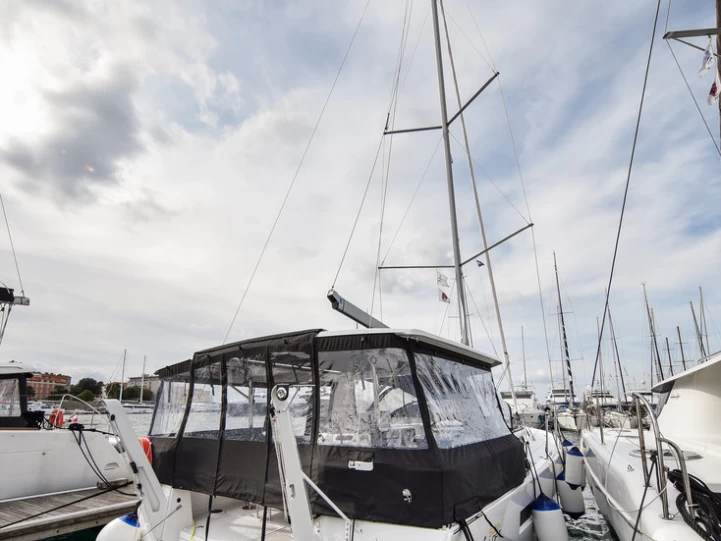Ein Jeanneau Sun Loft 47 mieten in Zadar