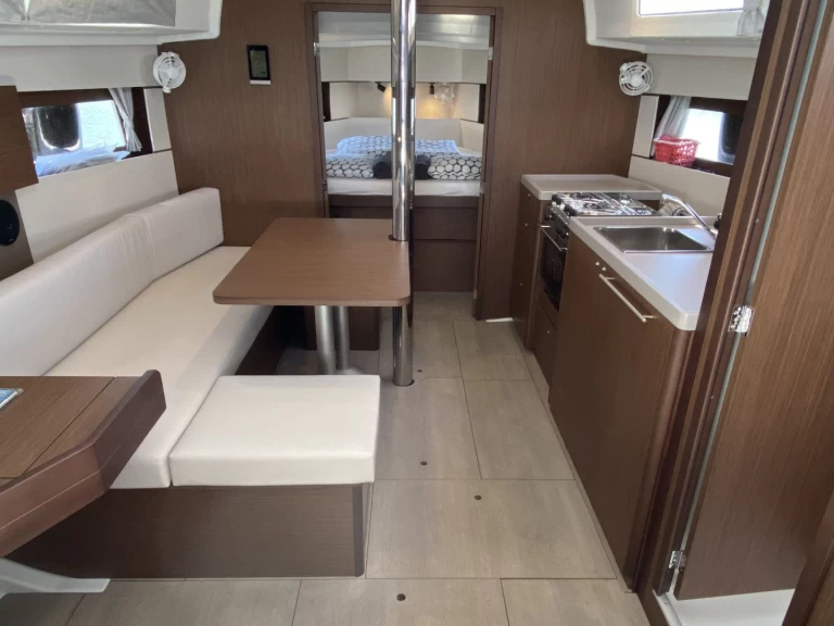 Segelboot mit oder ohne Skipper Bénéteau mieten in Pula