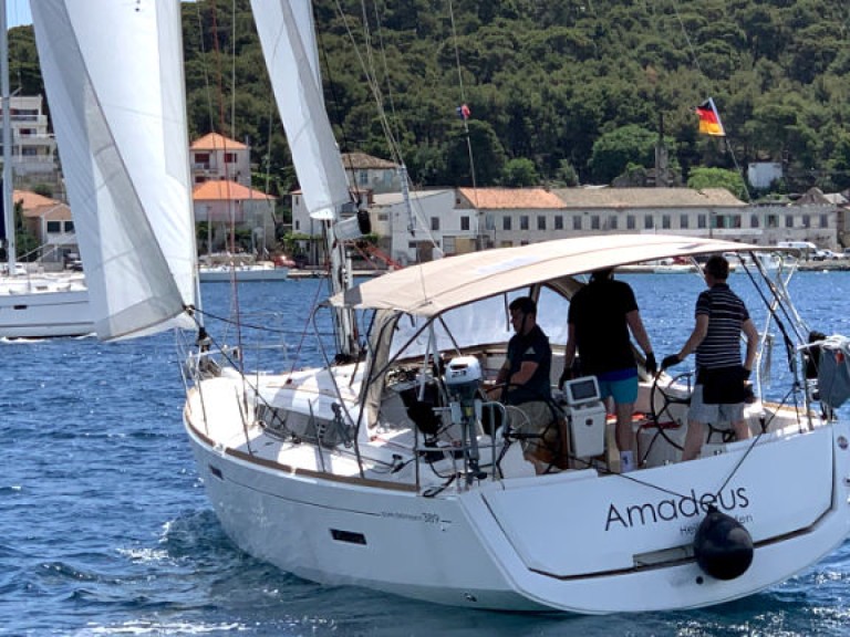 Boot mieten Rogoznica günstig Sun Odyssey 389