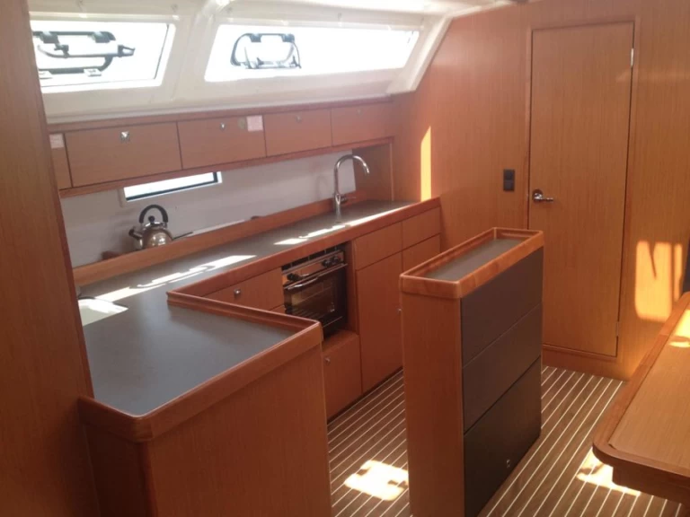 YachtCharter in Álimos - Bavaria Cruiser 46 auf SamBoat