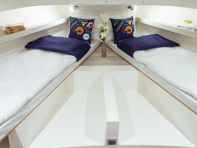 YachtCharter in Saint-Gilles du Gard - Premier Horizon 1 auf SamBoat