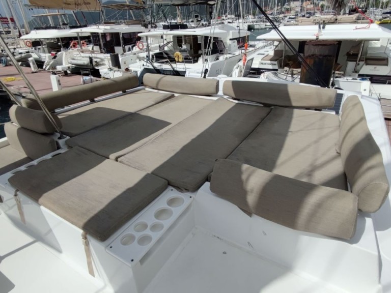 Ein Bali Catamarans Bali Catspace Voile mieten in Le Marin