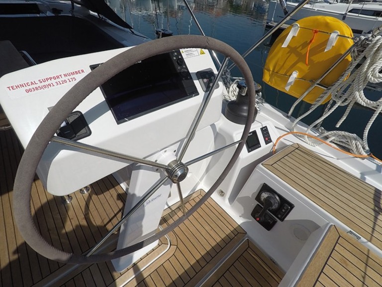 Segelboot mieten in Šibenik zum besten Preis