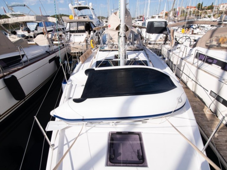 Ein Dufour Dufour 390 GL mieten in Šibenik