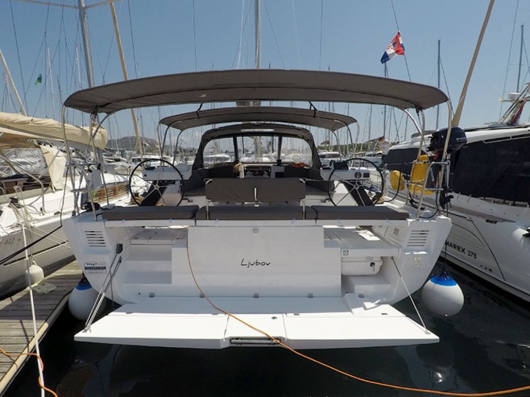 Segelboot mieten in Šibenik zum besten Preis