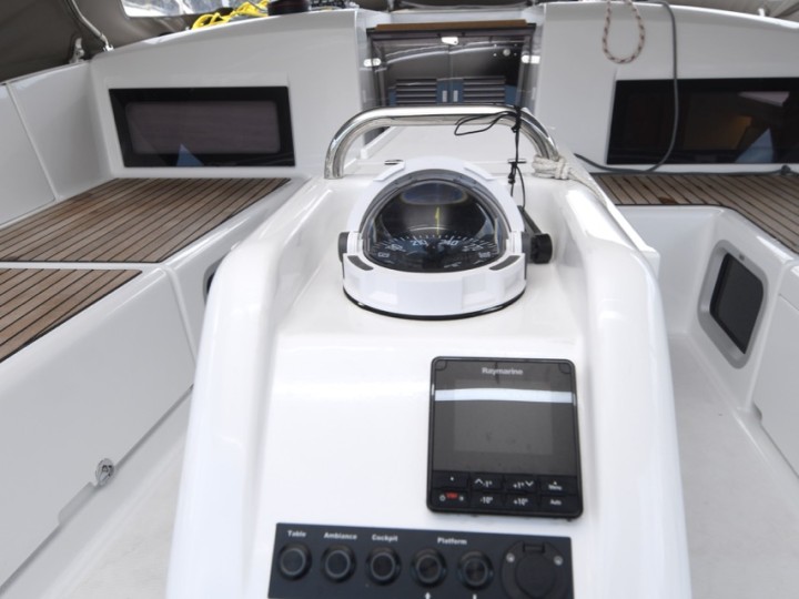 Segelboot mit oder ohne Skipper Jeanneau mieten in Komolac