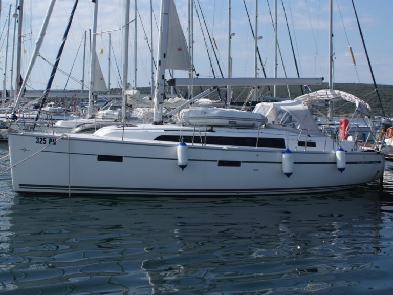 Bootsverleih Bavaria Cruiser 37 Marina Punat Samboat