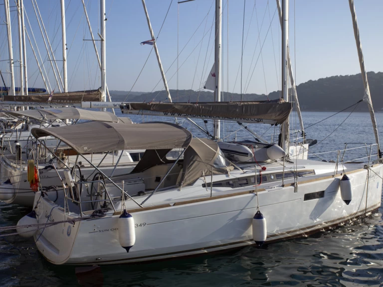 Jeanneau Sun Odyssey 349 mieten Pula