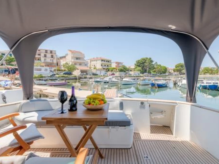 Bénéteau Antares 12 Cruising mieten Split