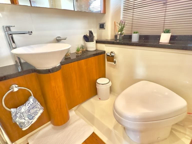 Yacht mit oder ohne Skipper Sunseeker mieten in Dubai Marina