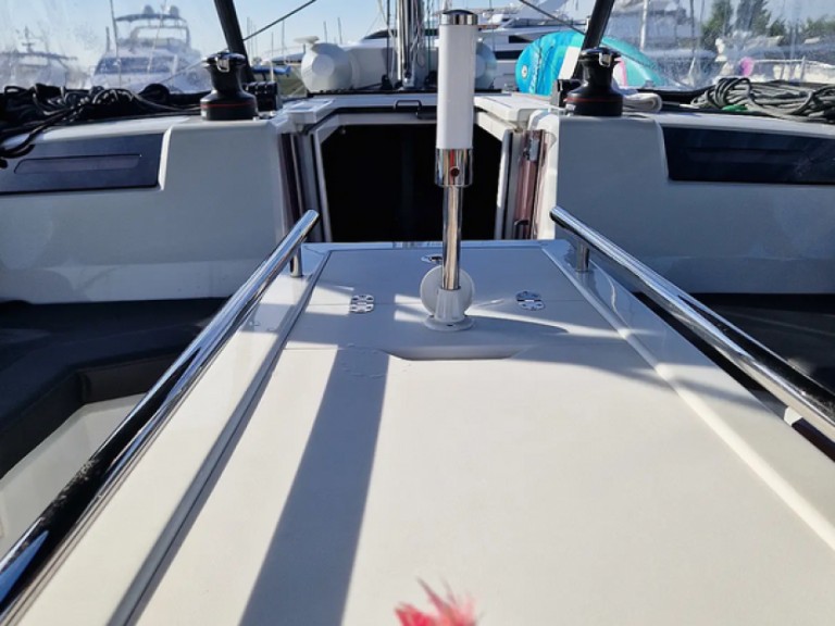 Ein Bénéteau Oceanis 40.1 mieten in Álimos