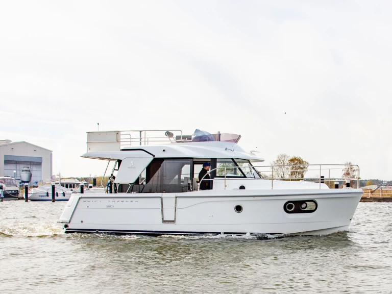 Bootsverleih Bénéteau Swift Trawler 30 Waren (Müritz) Samboat