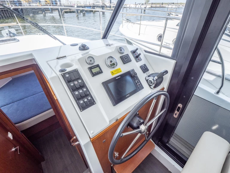 Vermietung Hausboot Bénéteau mit Führerschein