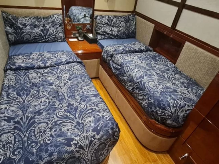 Yacht mit oder ohne Skipper de bris italian mieten in Dubai Marina