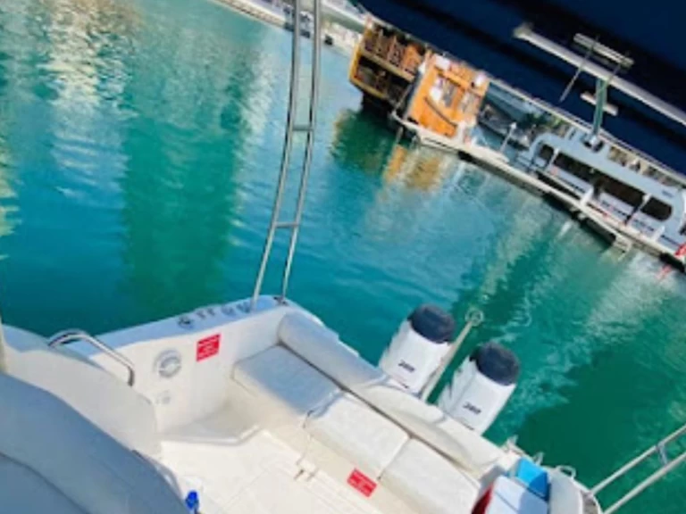 Motorboot mieten in Dubai Marina - Gulf Craft - Majesty Yachts Majesty 33ft