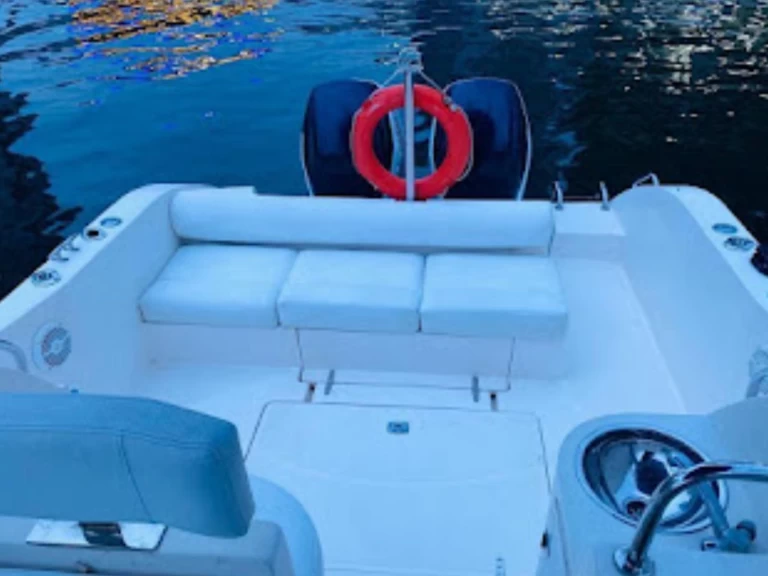 Motorboot mit oder ohne Skipper Gulf Craft - Majesty Yachts mieten in Dubai Marina