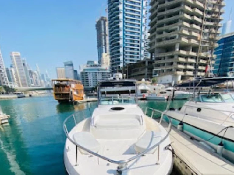 Motorboot mit oder ohne Skipper Gulf Craft - Majesty Yachts mieten in Dubai Marina